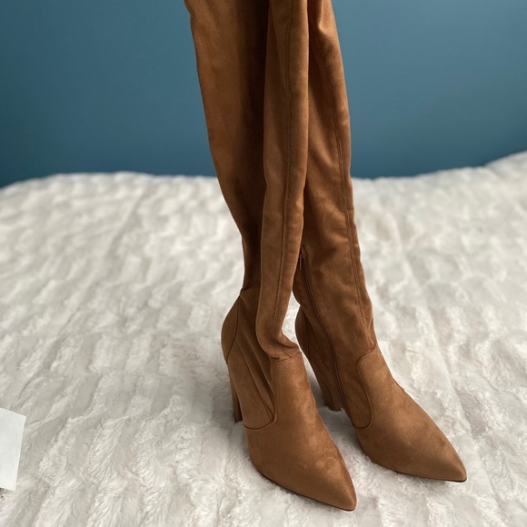 Over the knee boots - Picture 2 of 6